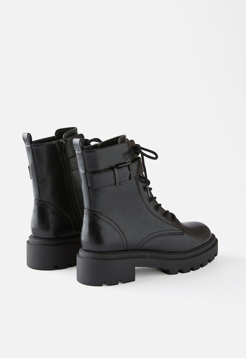 Cotton On - Priya lace up boot - black smooth