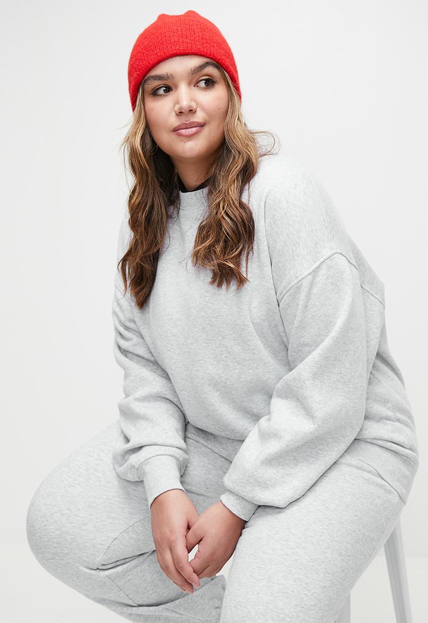 Cotton On - Plus Classic Fleece Crew Sweatshirt - Soft Grey Marle