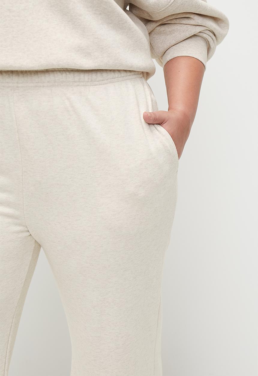 Cotton On - Plus Classic Fleece Wide Leg Sweatpant - Oatmeal Marle