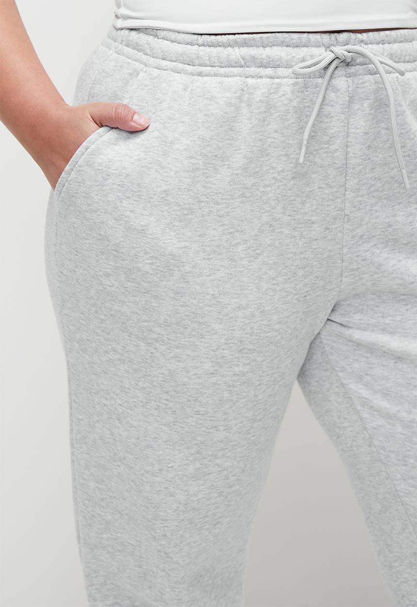 Cotton On - Plus Classic Fleece Sweatpant - Soft Grey Marle