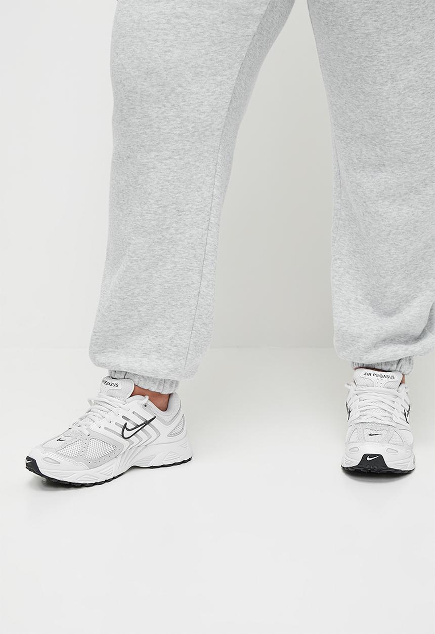 Cotton On - Plus Classic Fleece Sweatpant - Soft Grey Marle