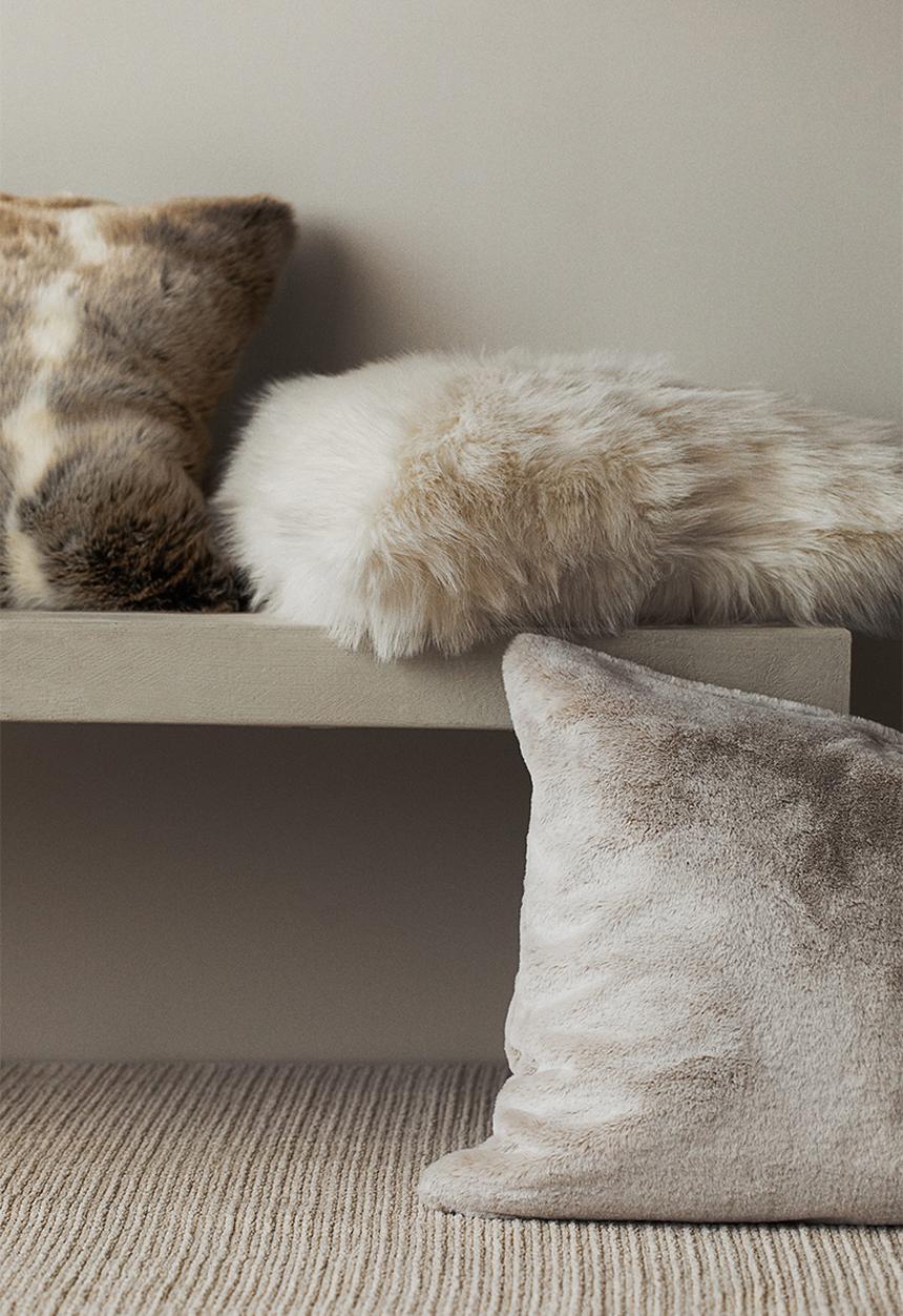 H&M - Fluffy cushion cover - light beige