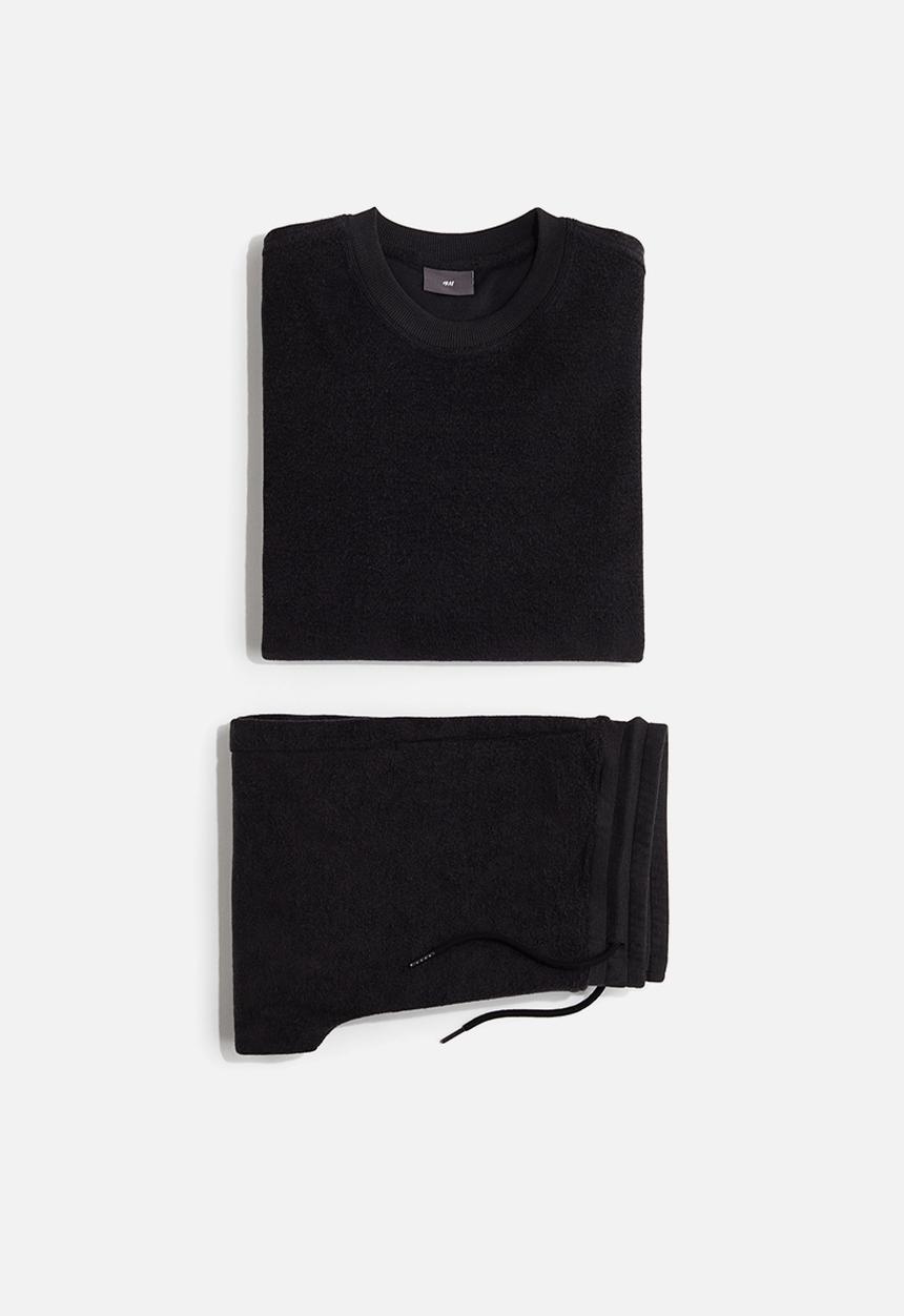 H&M - Pyjama top and bottoms - black