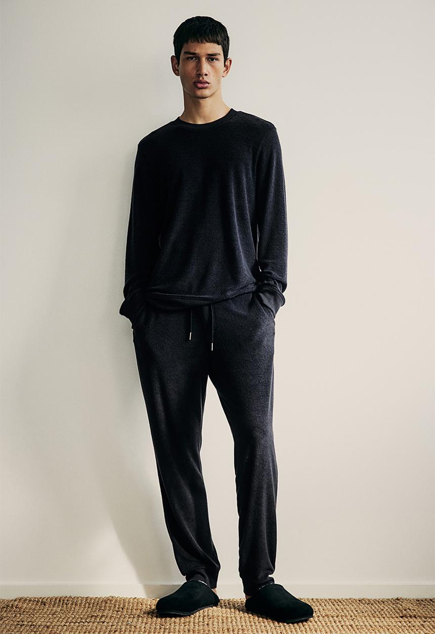 H&M - Pyjama top and bottoms - black