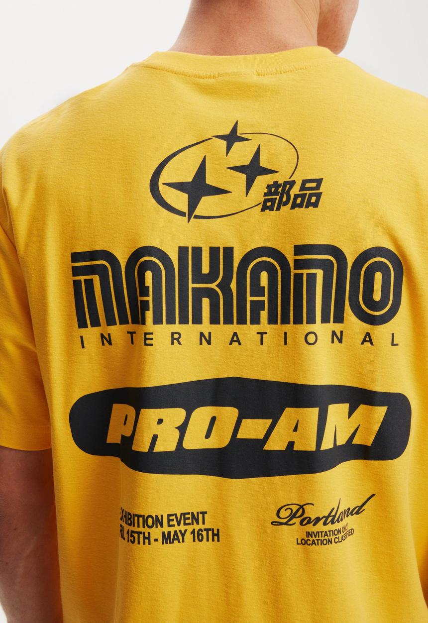 Cotton On - Premium Loose Fit Art T-shirt - Safety Yellow/Nakano