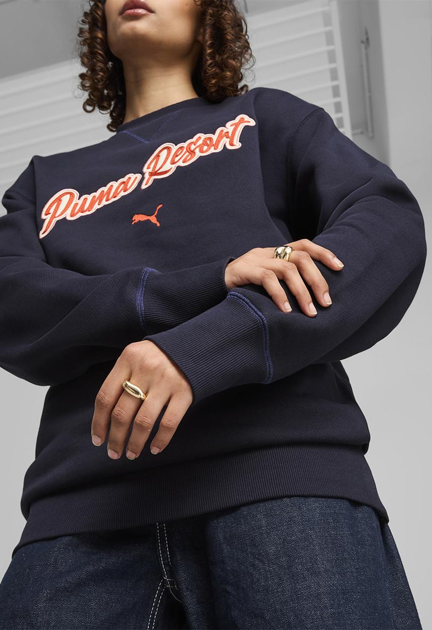PUMA - Premium ess Relaxed Graphic Crew TR - New Navy
