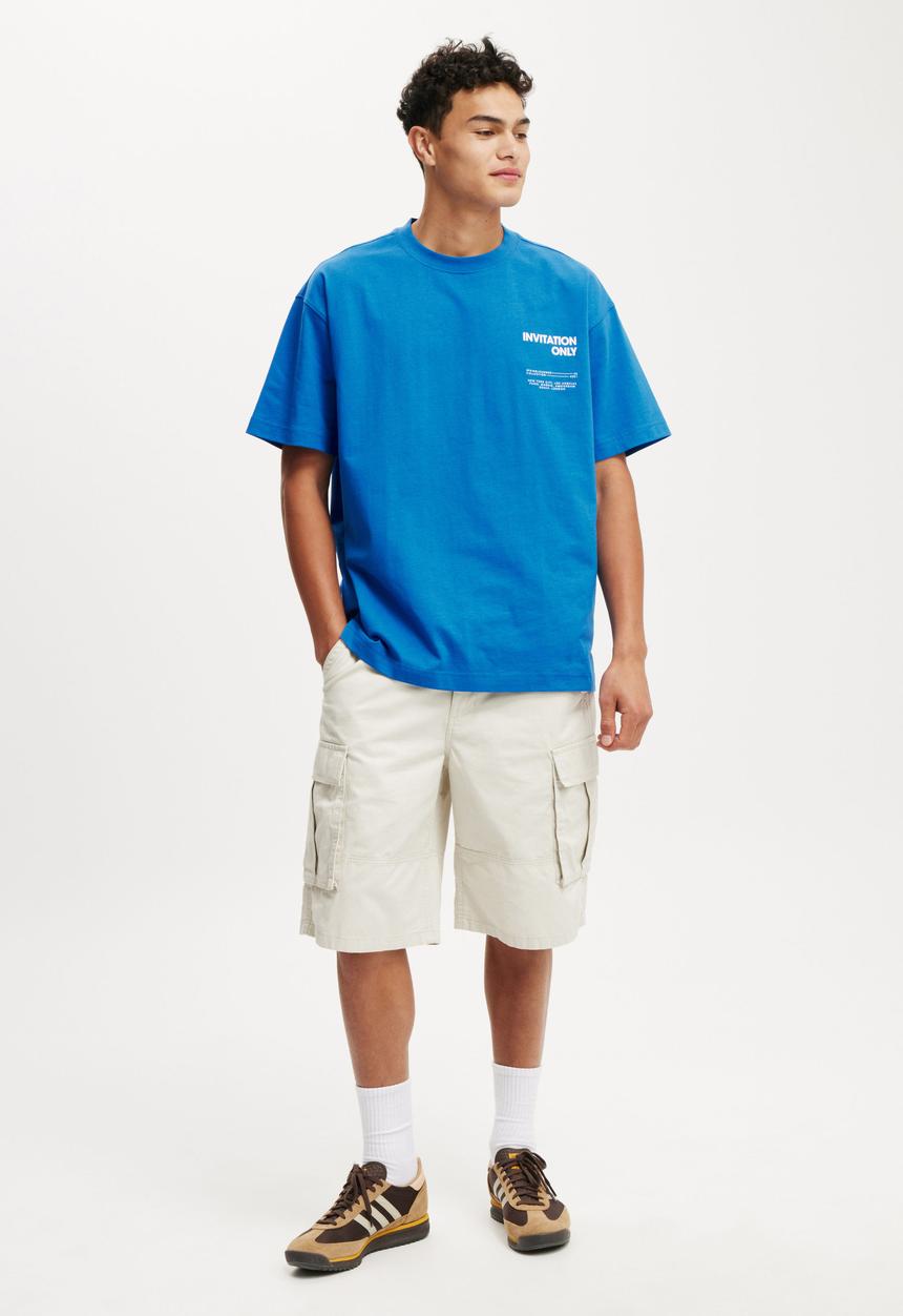 Cotton On - Box Fit Easy T-shirt - Electric Blue/Invitation Only