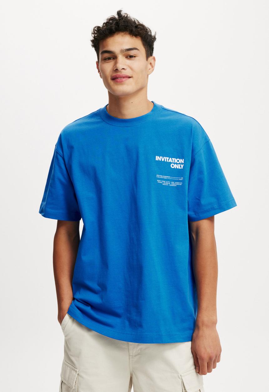 Cotton On - Box Fit Easy T-shirt - Electric Blue/Invitation Only