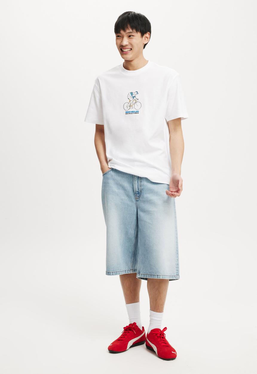 Cotton On - Loose Fit Michelin T-Shirt - Lcn Mic White/Michelin - Tyre Man