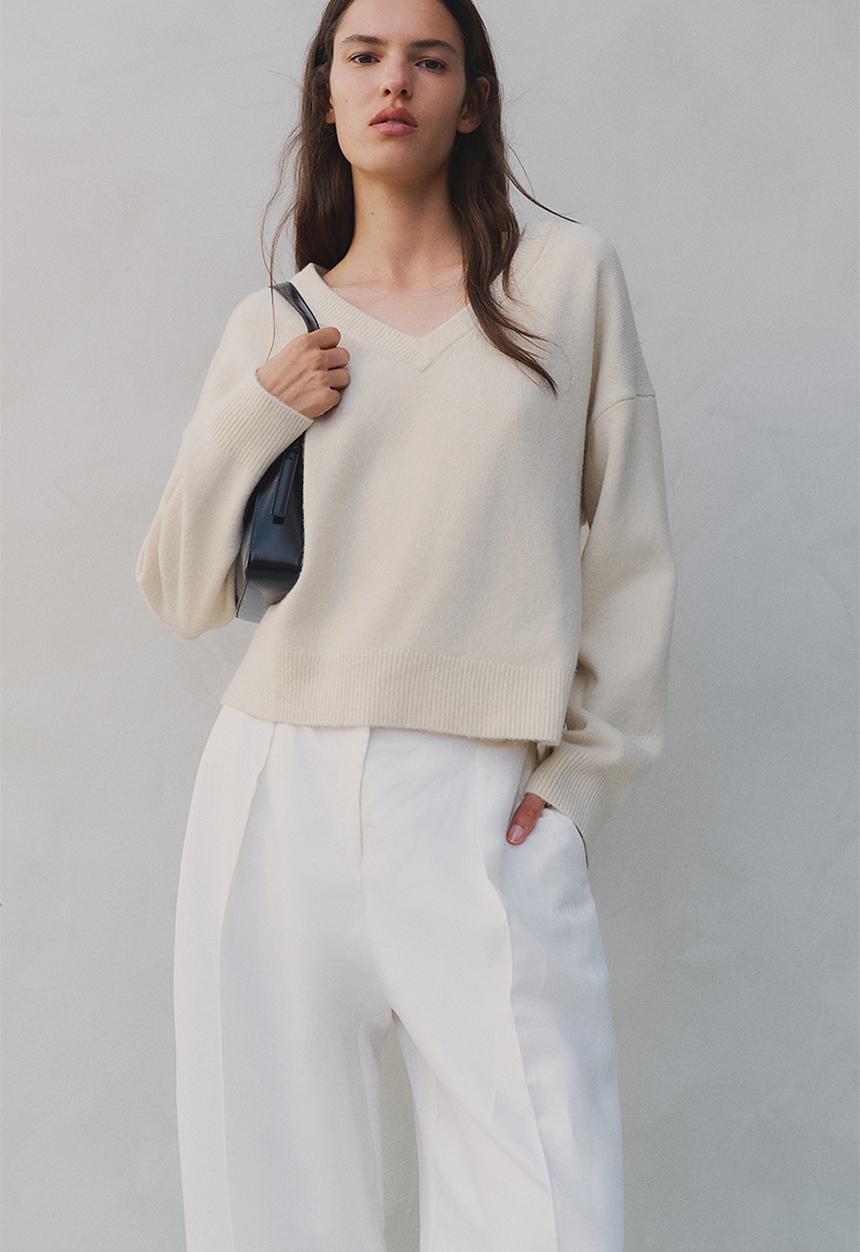 H&M - V-neck jumper - light beige 