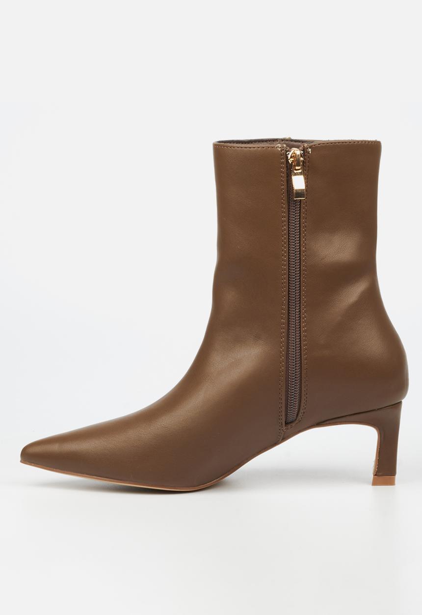 Miss Black - Petite 1 boot - chocolate