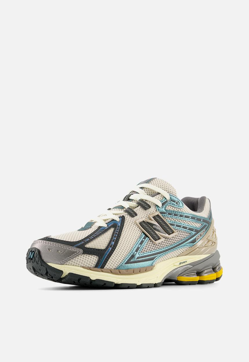 New Balance  - 1906R