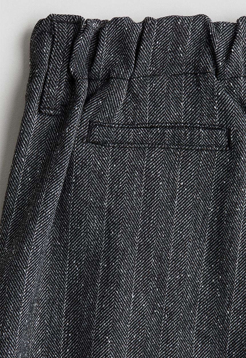 H&M - Pleated shorts - dark grey pinstriped