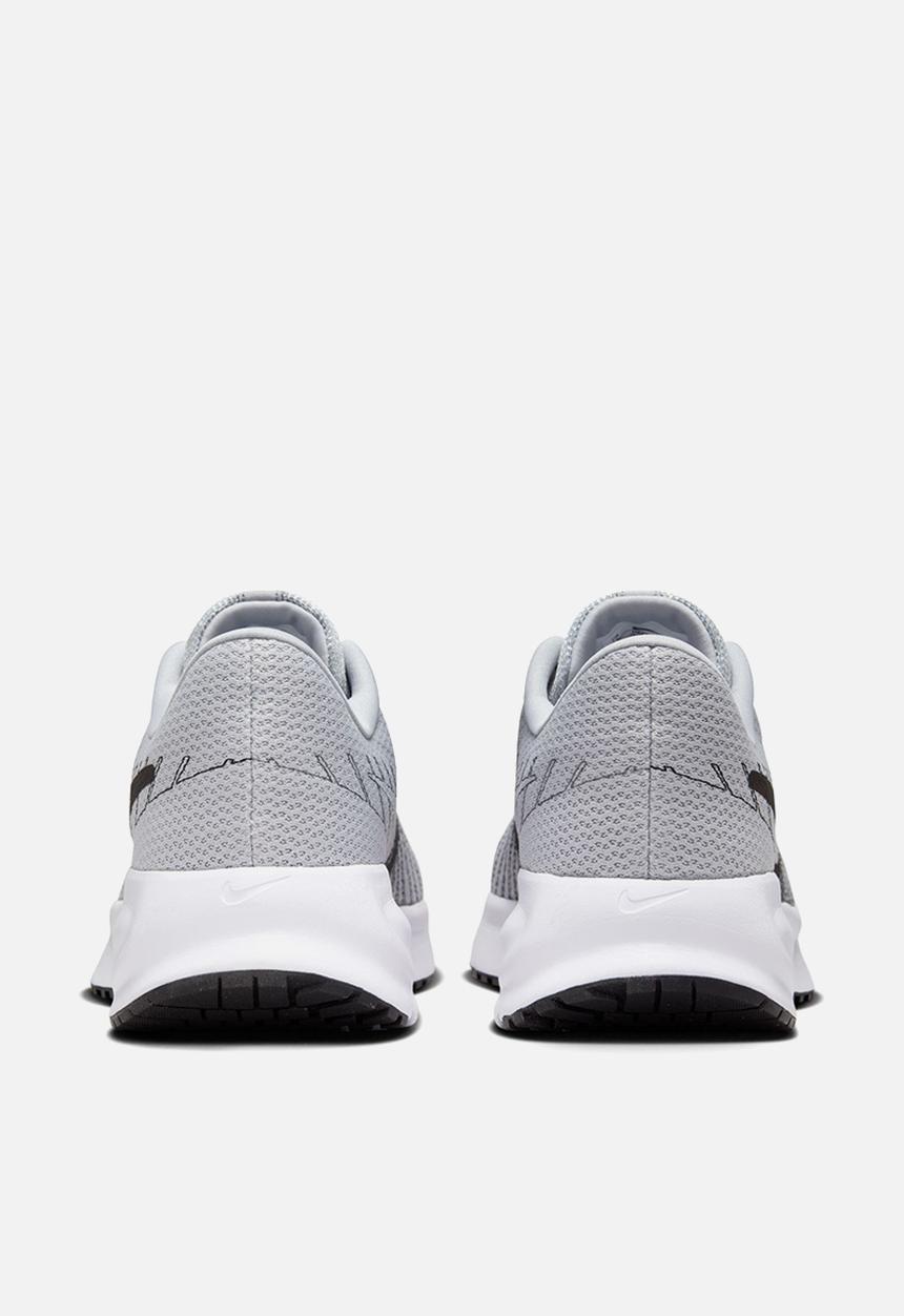 Nike - Nike Run Defy