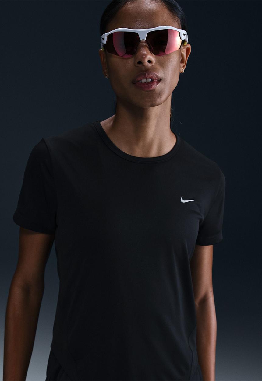 Nike - Nike Tempo Women's Dri-Fit Short-Sleeve Running Top - Black/Reflective Silv