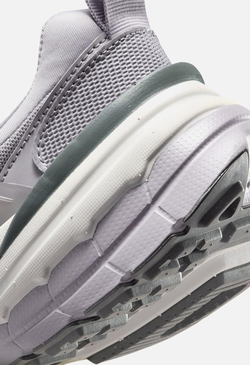 Nike - Nike V2K Run
