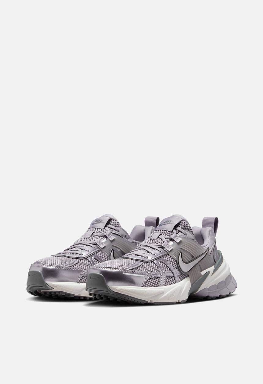 Nike - Nike V2K Run
