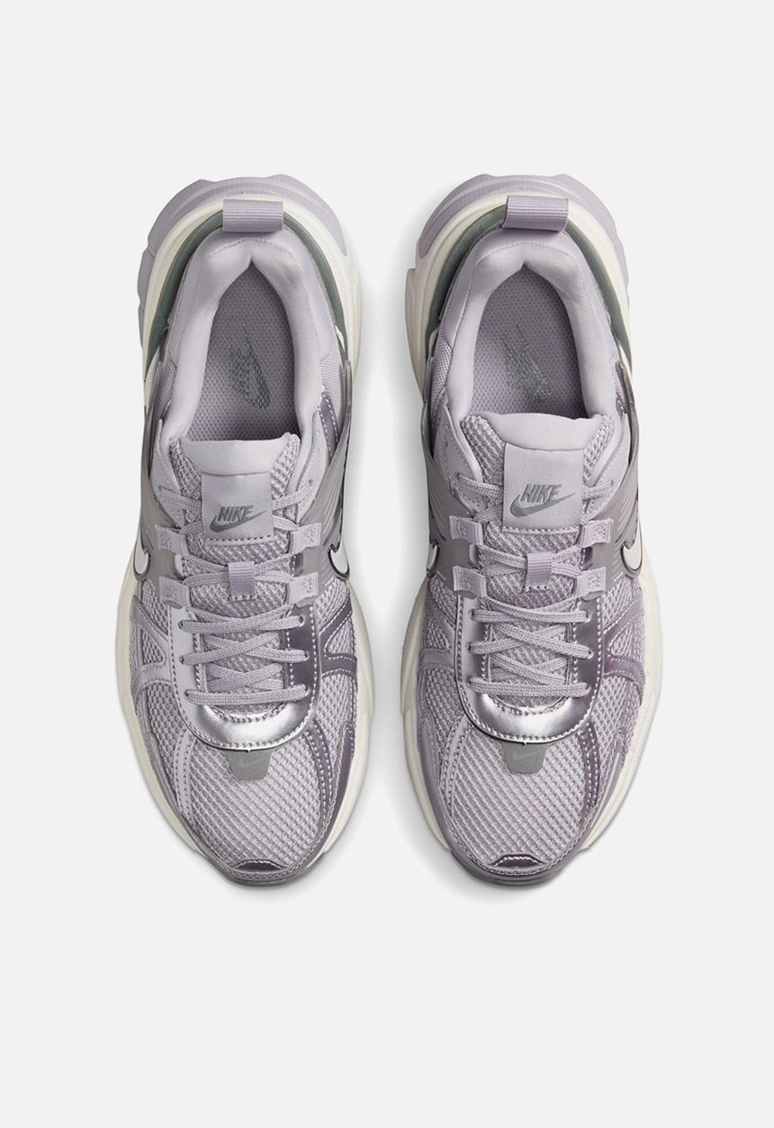 Nike - Nike V2K Run