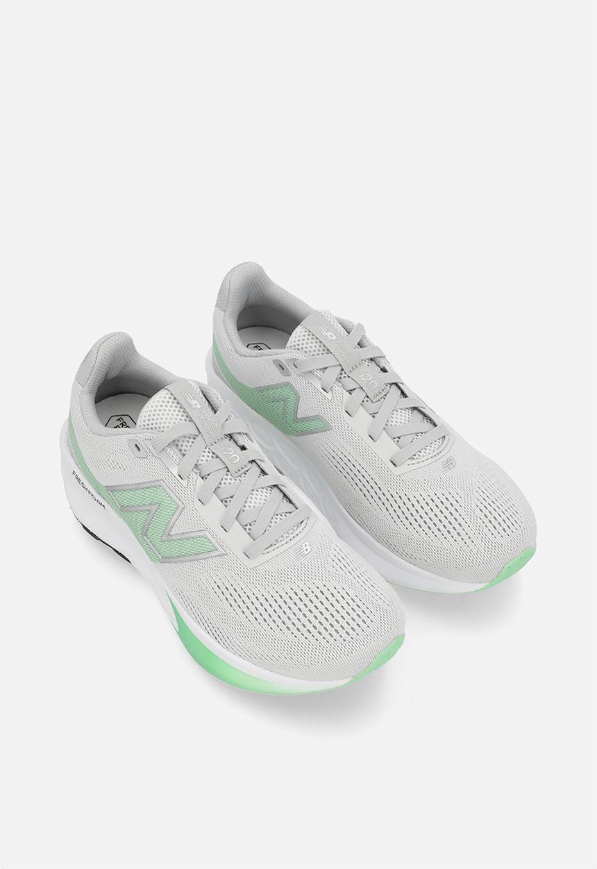 New Balance  - Fresh Foam 520 v9