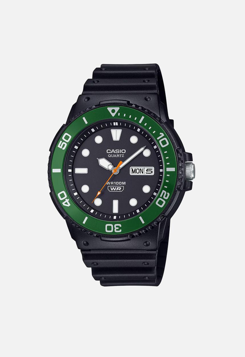 Casio - Wrist watch analogue - black & green