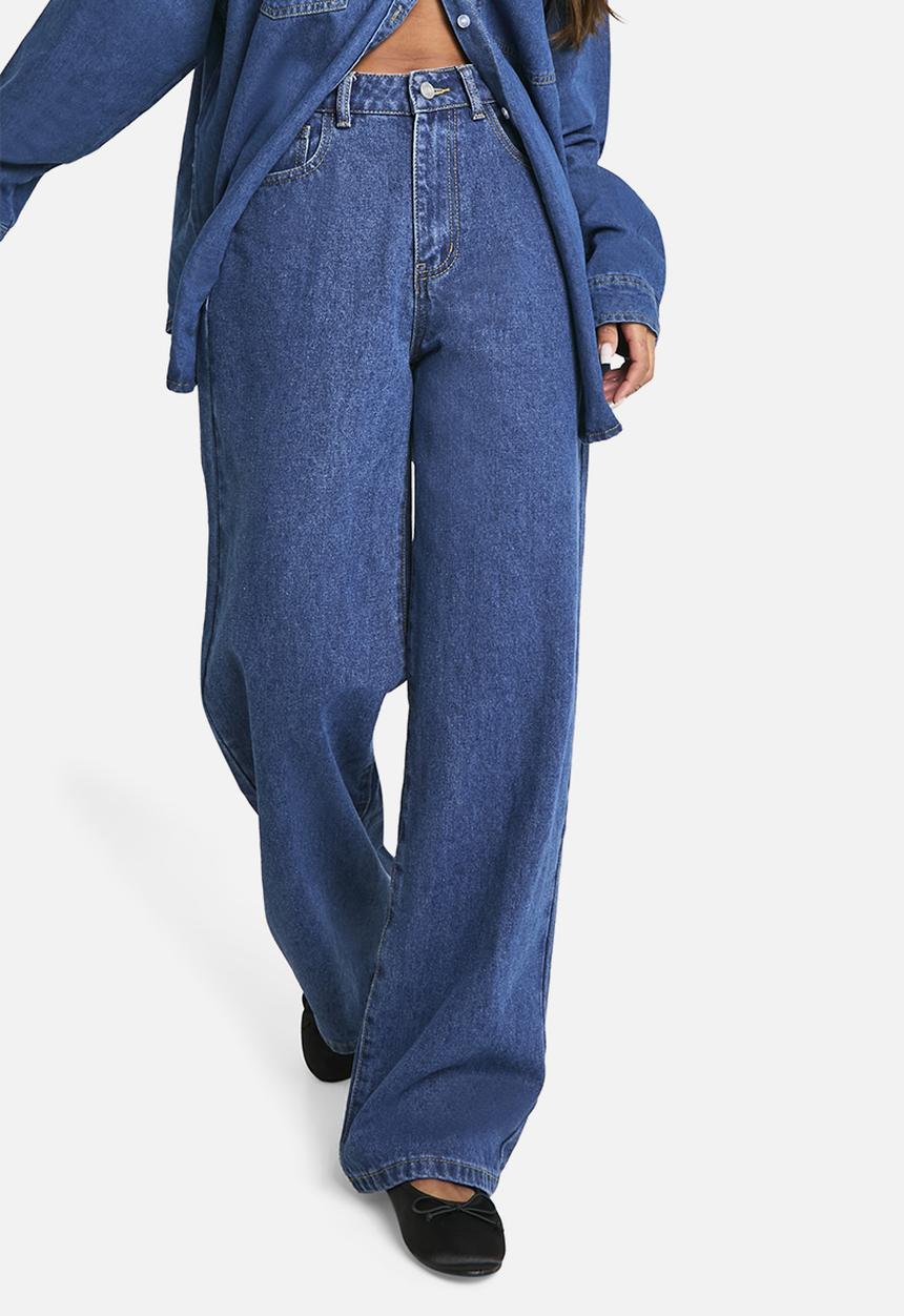 boohoo - Basics High Waisted Wide Leg Jeans - Mid Blue