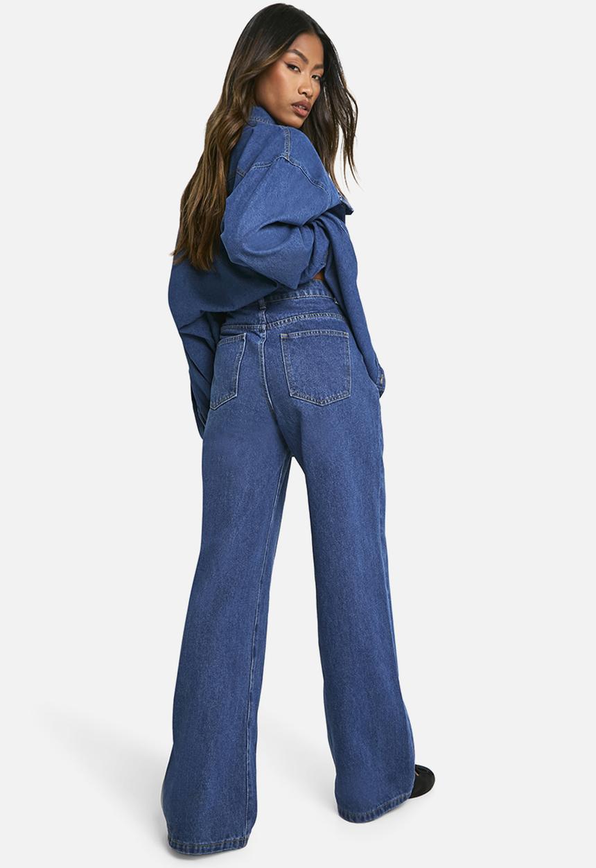 boohoo - Basics High Waisted Wide Leg Jeans - Mid Blue