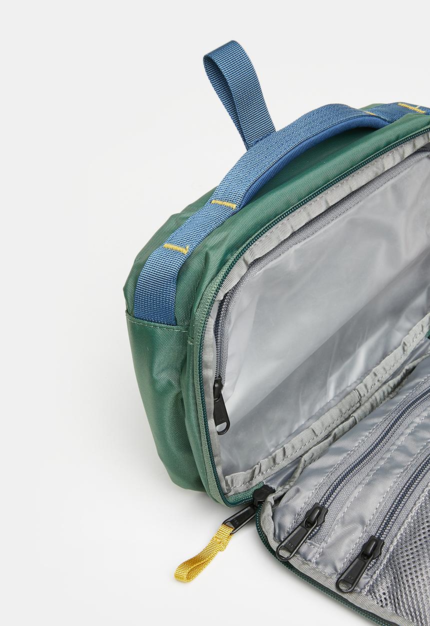 The North Face - Base camp voyager toiletry kit - duck green
