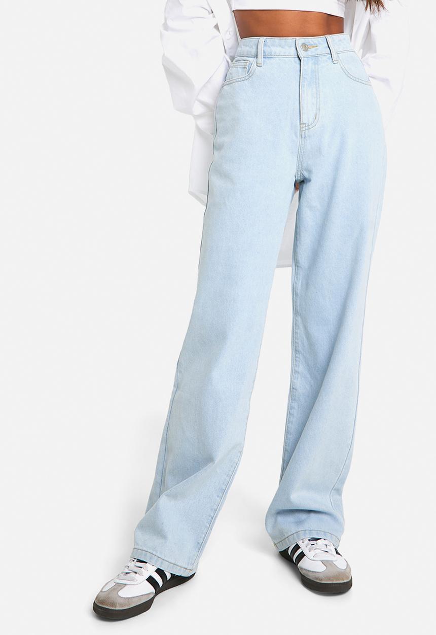 boohoo - Basics High Waisted Boyfriend Jeans - Bleached Blue