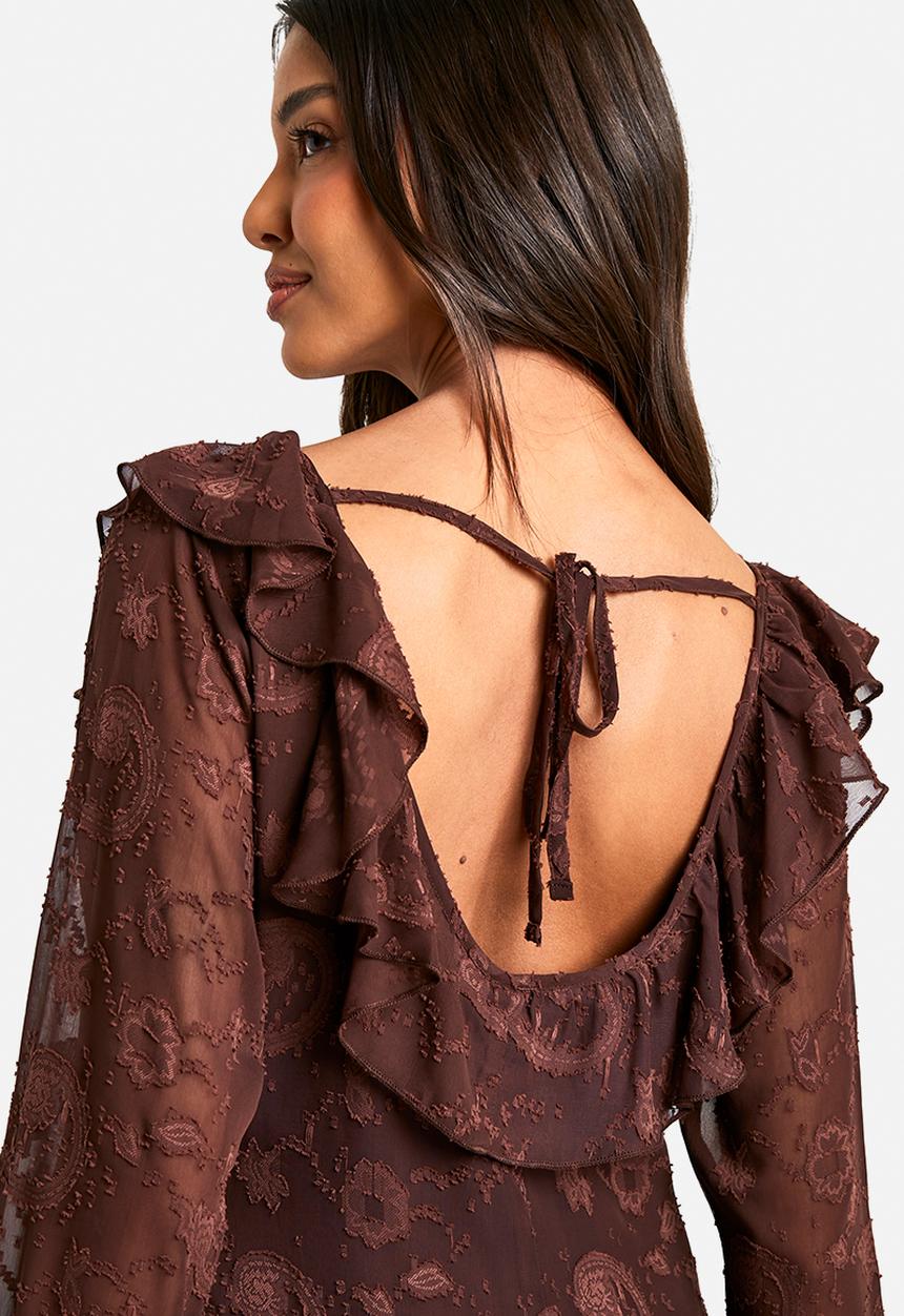 boohoo - Paisley Textured Flare Sleeve Maxi Dress - chocolate