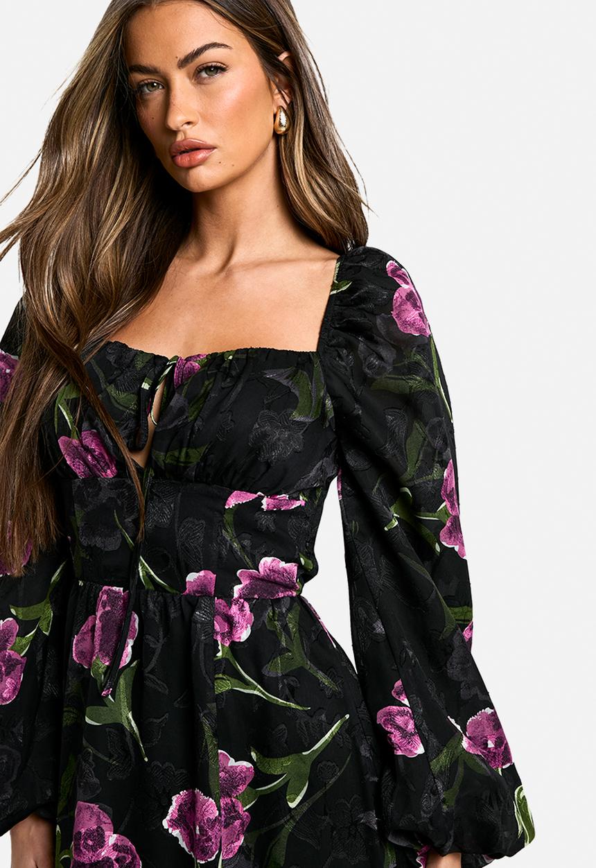 boohoo - Floral Burnout Milkmaid Maxi Dress - Black