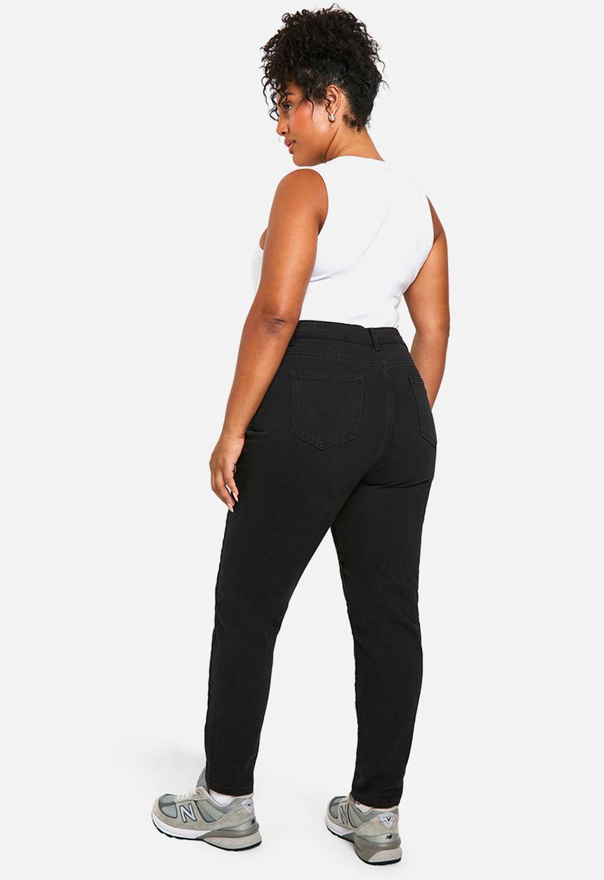 boohoo - Plus High Waist Slim Mom Jeans - Washed Black