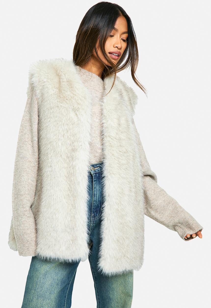 boohoo - Vintage Look Faux Fur Gilet - Cream