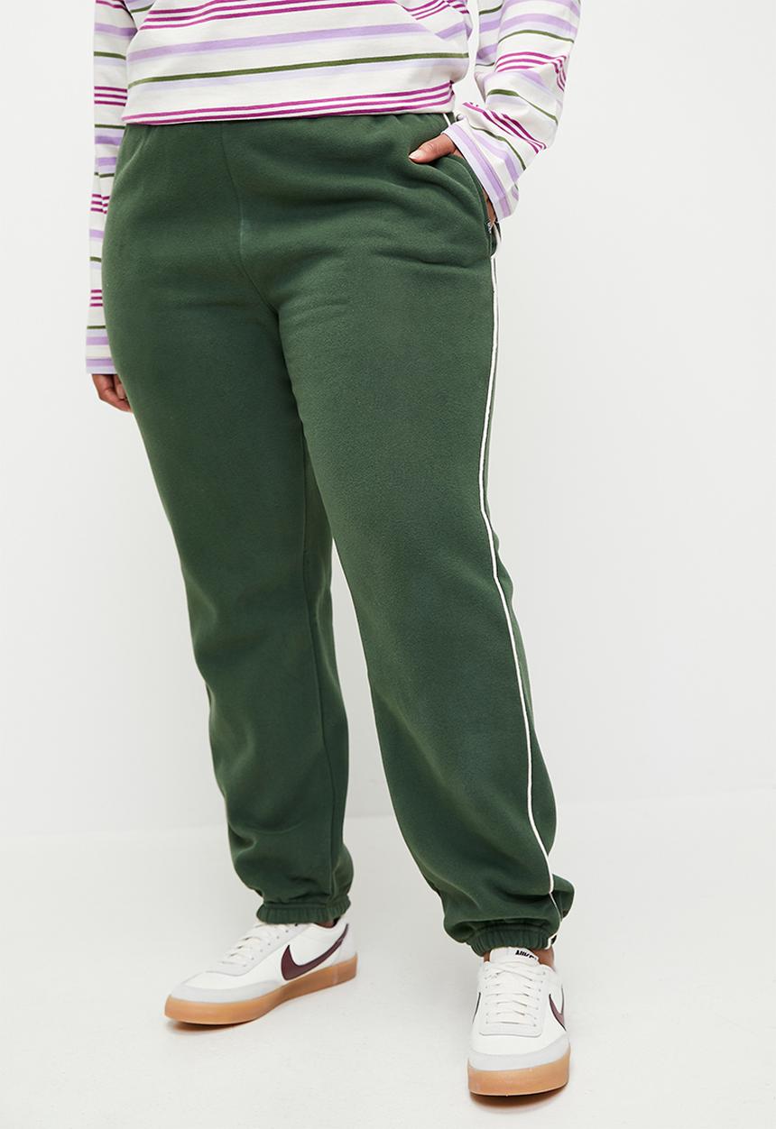 Cotton On - Plus Plush Essential Gym Sweatpant - Forest Green/Coconut Milk