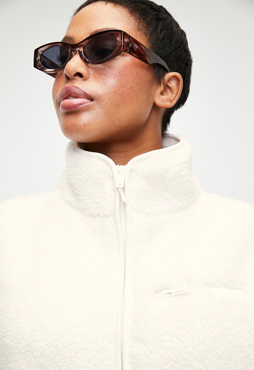 Cotton On - Plus Peak Sherpa Vest - Coconut Milk