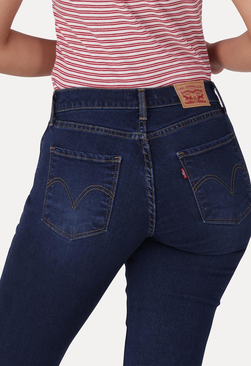 Levi’s® - Curvy Flare Caroline Is Cool