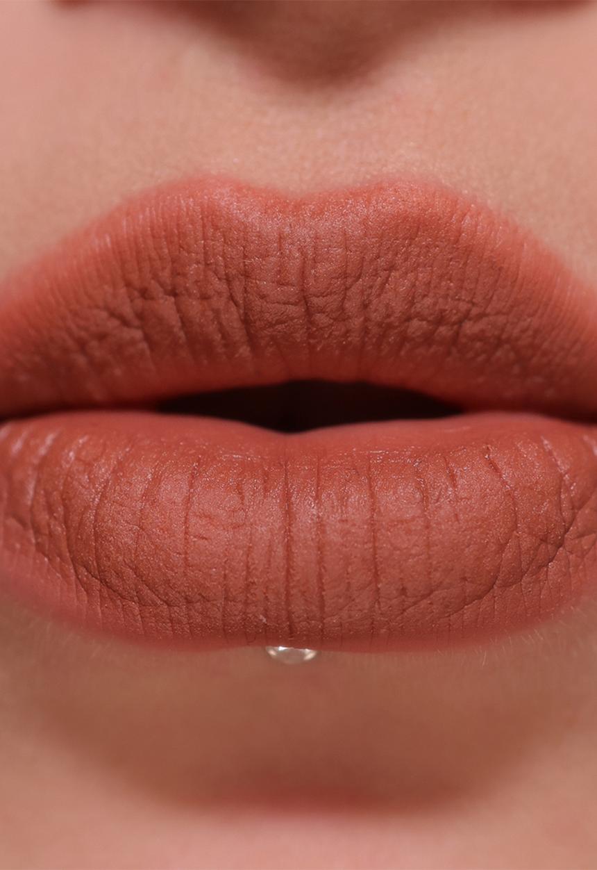 Revolution - Air Blur Matte Liquid Lipstick - Fawn