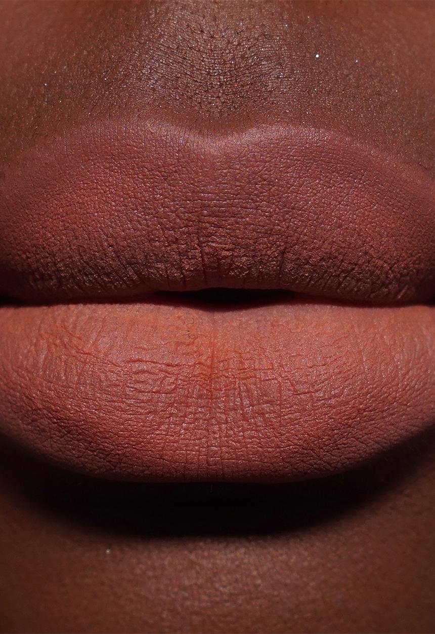 Revolution - Air Blur Matte Liquid Lipstick - Whisper