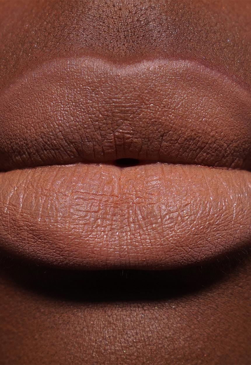 Revolution - Air Blur Matte Liquid Lipstick - Natural