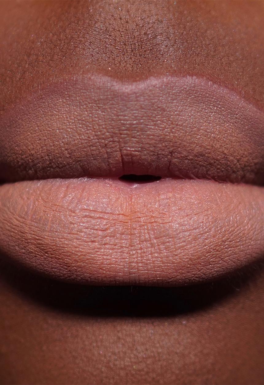Revolution - Air Blur Matte Liquid Lipstick - Hazy