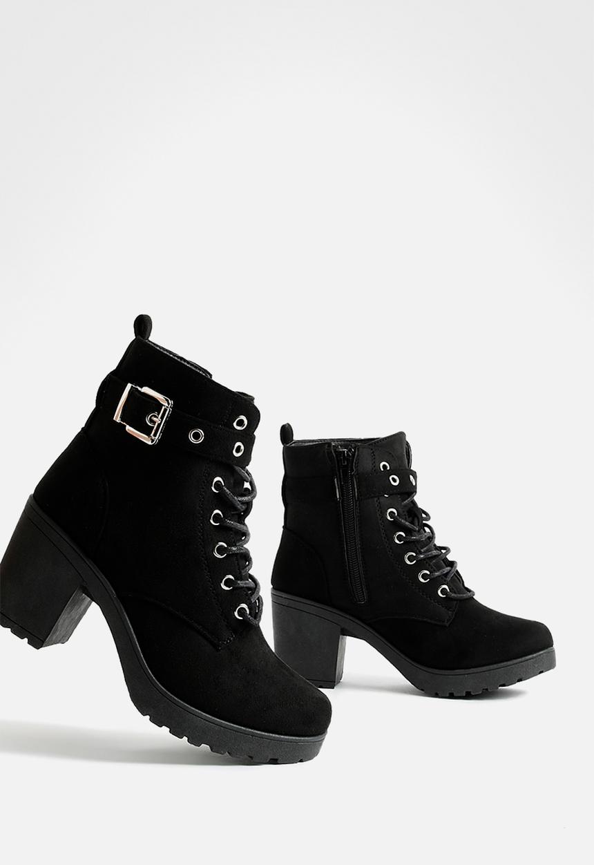 boohoo - Faux suede buckle lace up chunky hiker boots - black