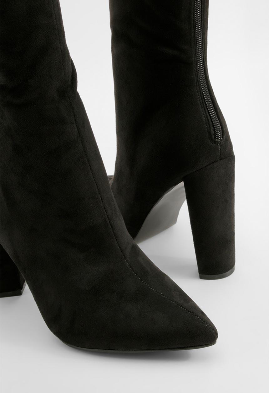 boohoo - Faux suede pointed block heel sock boots - black