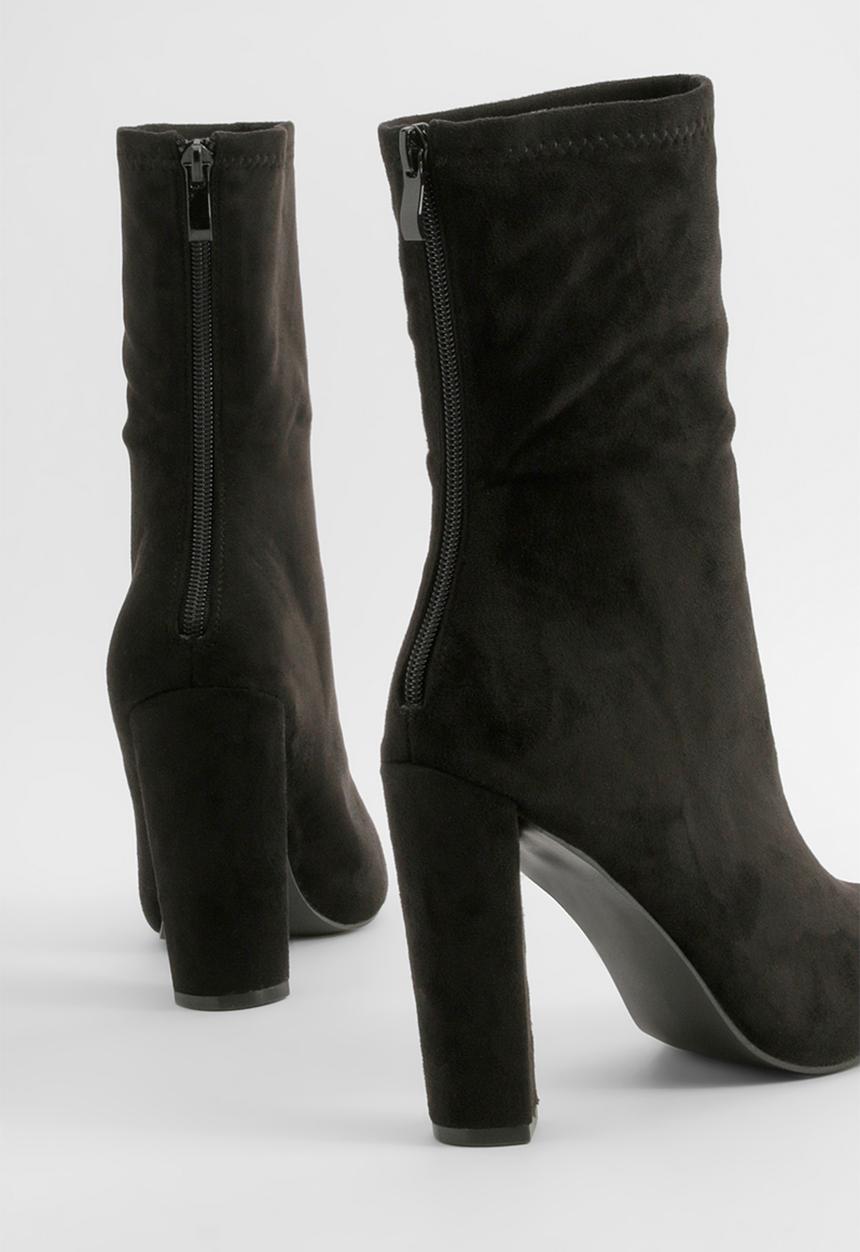 boohoo - Faux suede pointed block heel sock boots - black
