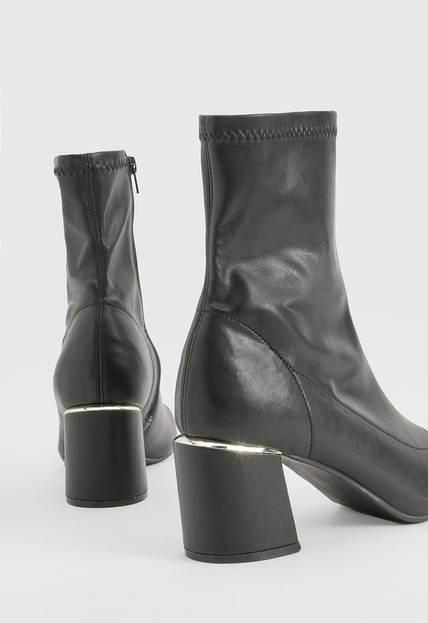 boohoo - Block heel metal detail chelsea boots - black