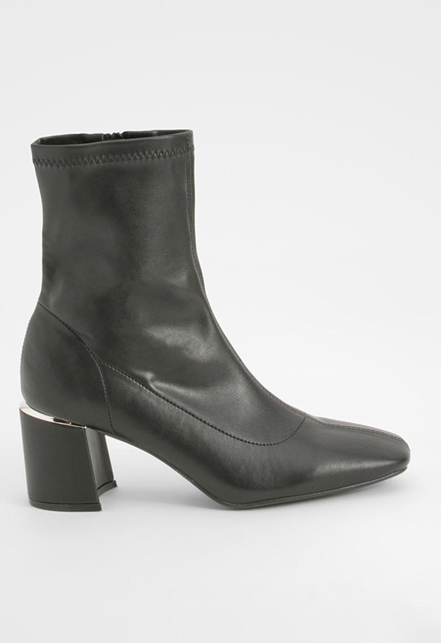 boohoo - Block heel metal detail chelsea boots - black