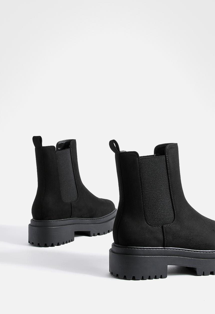 boohoo - Faux suede stepped sole chunky chelsea boots - black