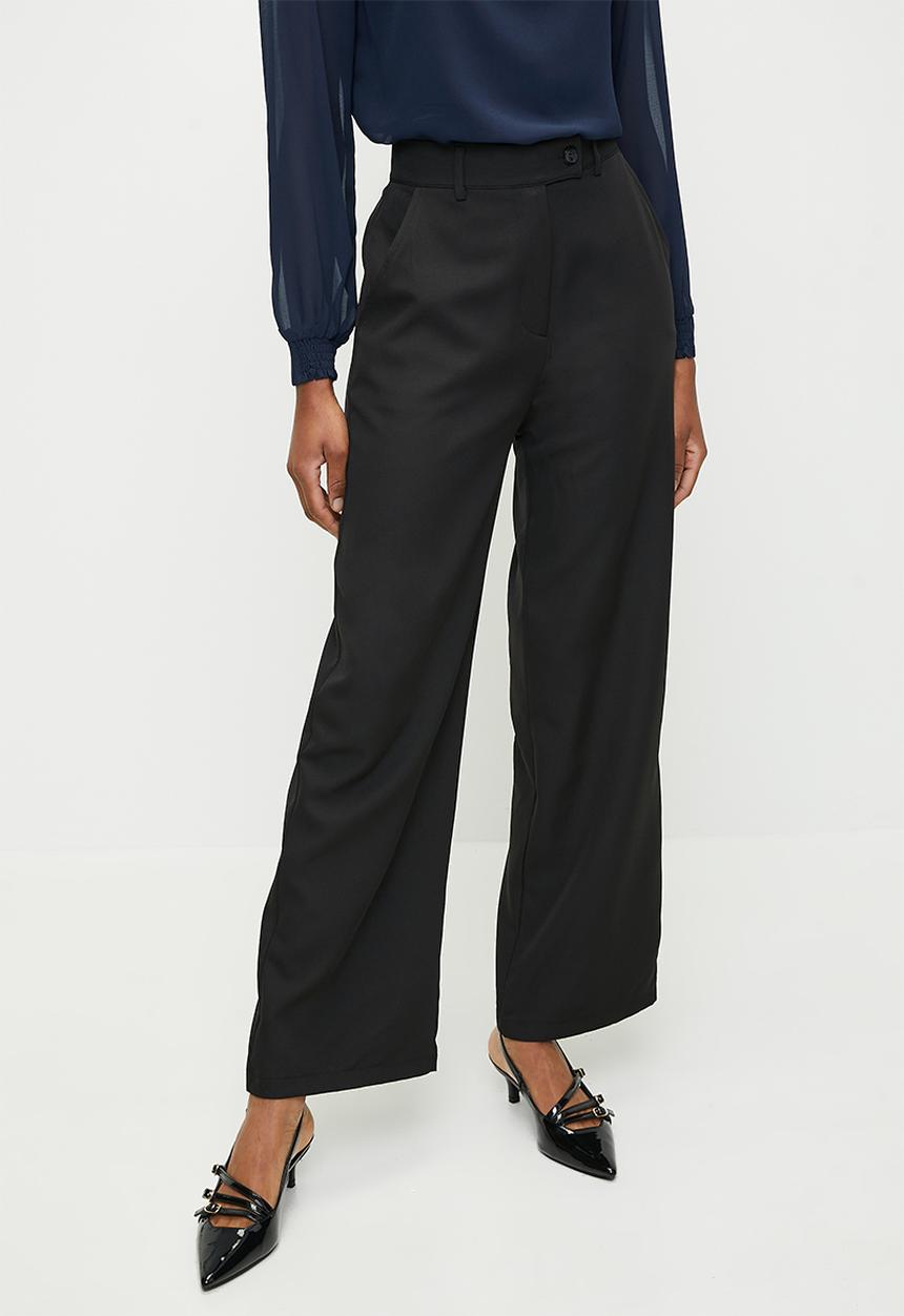 Stella Morgan - Straight legged with button pants - Black