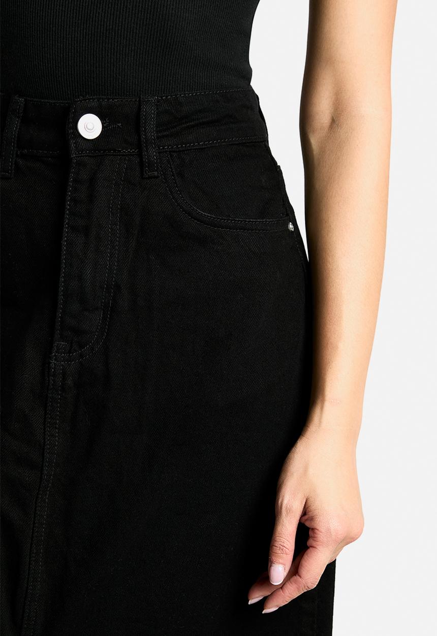 boohoo - Basic Split Front Denim Maxi Skirt - Washed Black