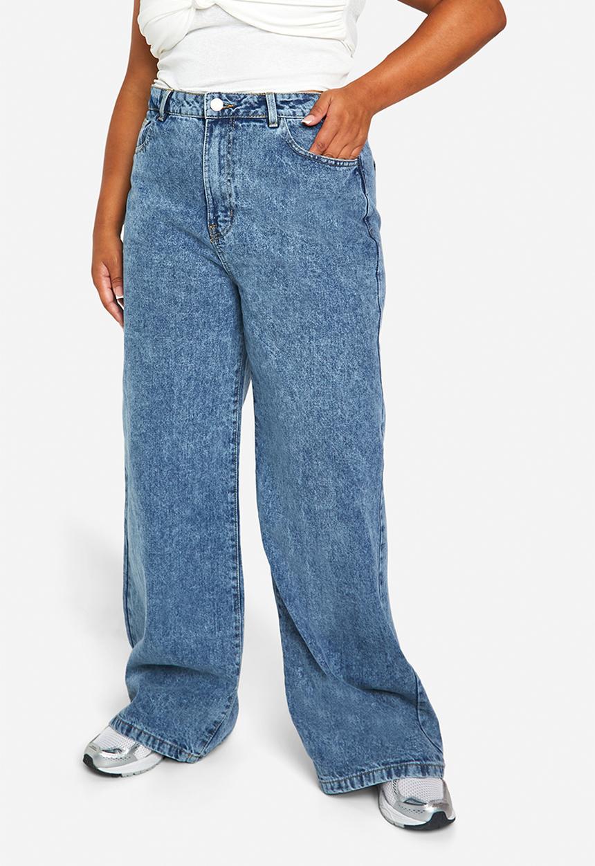 boohoo - Plus Basics High Waisted Wide Leg Jeans - Vintage Blue