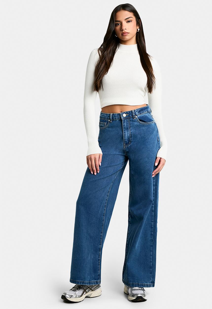 boohoo - Basics 30 Inch Leg Baggy Boyfriend Jeans - Mid Blue