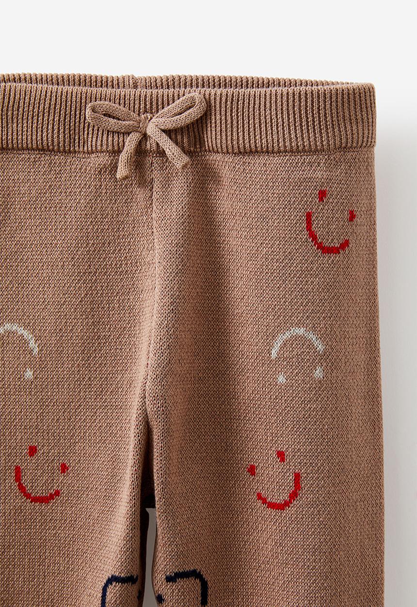 Cotton On - Cohen relaxed knit pant - oatmilk/varsity red summer smiles